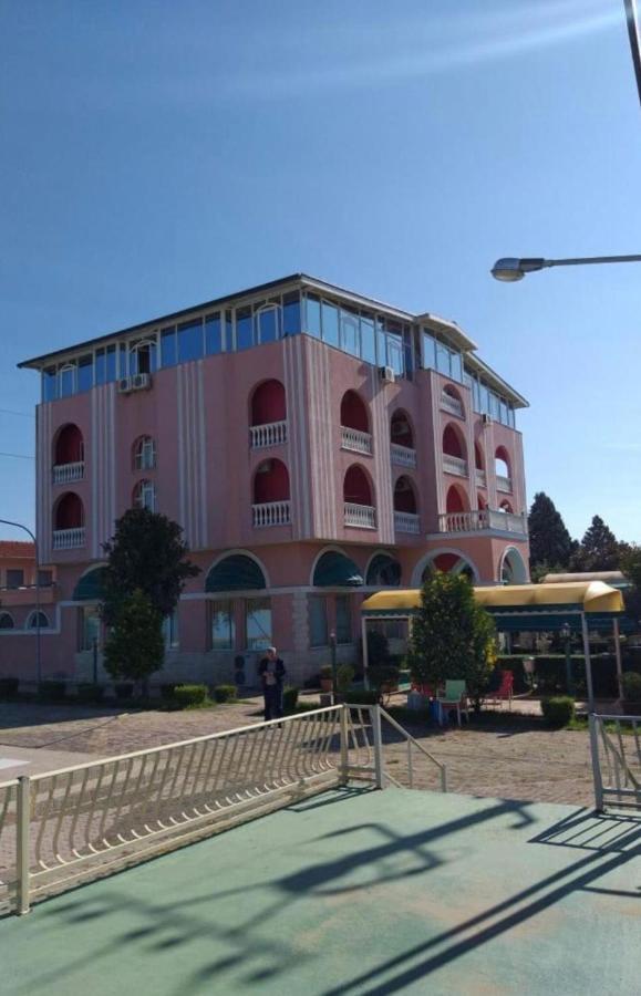 Hotel Meteor Shkodër Buitenkant foto