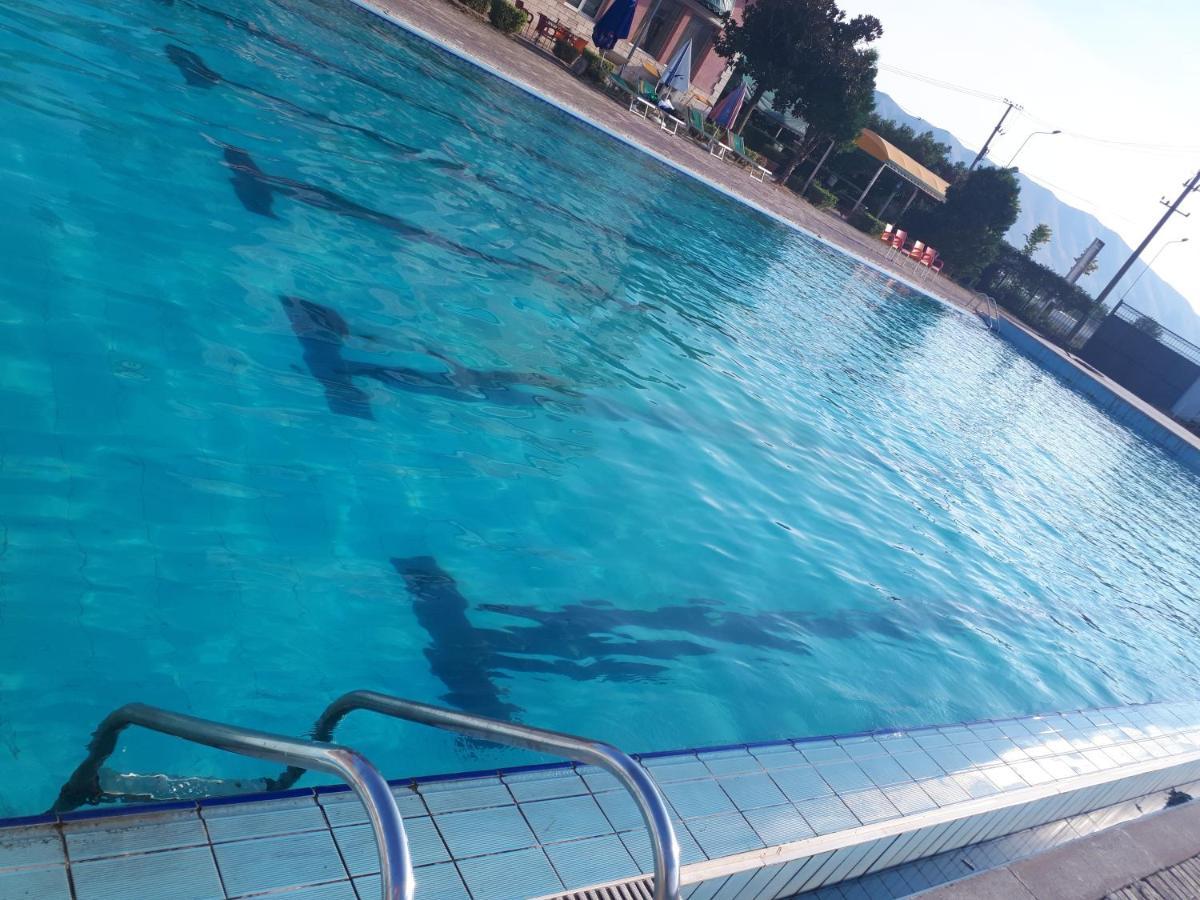 Hotel Meteor Shkodër Buitenkant foto